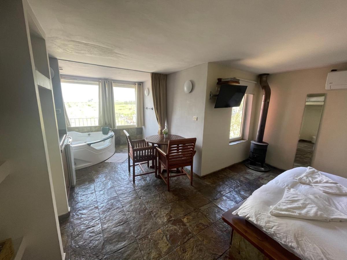 Gross Nofesh And Spa Guesthouse Бейт Хилел Екстериор снимка
