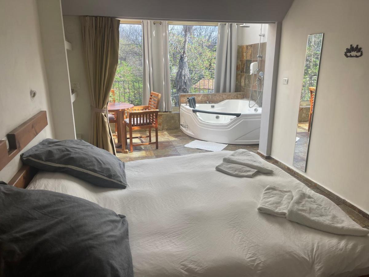 Gross Nofesh And Spa Guesthouse Бейт Хилел Екстериор снимка